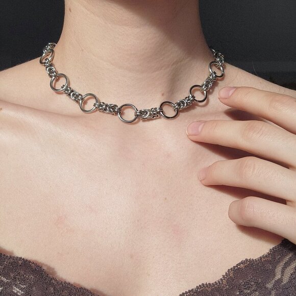 Vintage gothic chainmaille hoop silver choker necklace ✦ chunky chain necklace ✦ - Picture 2 of 8